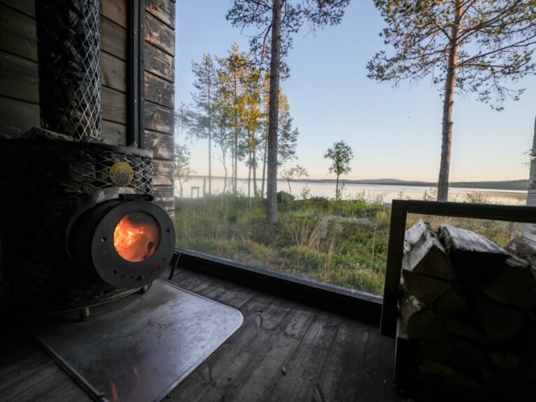 Cabana Aconchegante Com Fogao a Lenha Com Vista Para Um Lago Sereno j9H1arwi_ao